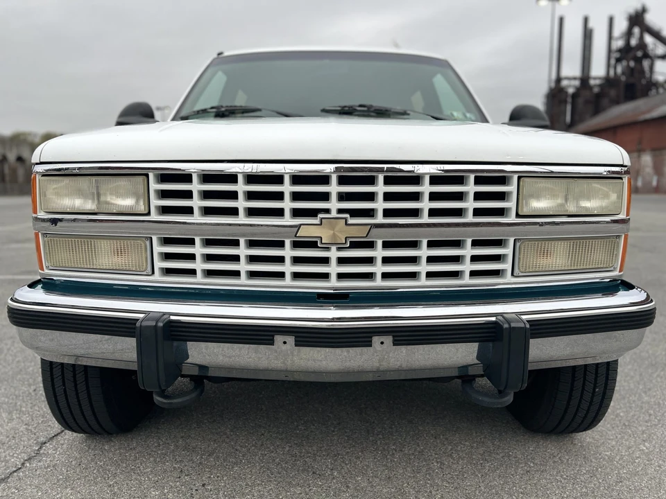 1993 Chevrolet Suburban 8th Gen - Image 15 of 31