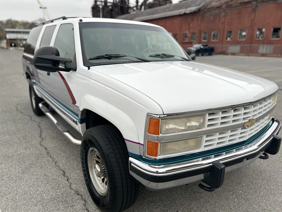 1993 Chevrolet Suburban 8th Gen - Image 16 of 31