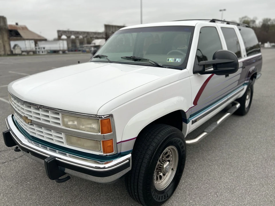 1993 Chevrolet Suburban 8th Gen - Image 20 of 31