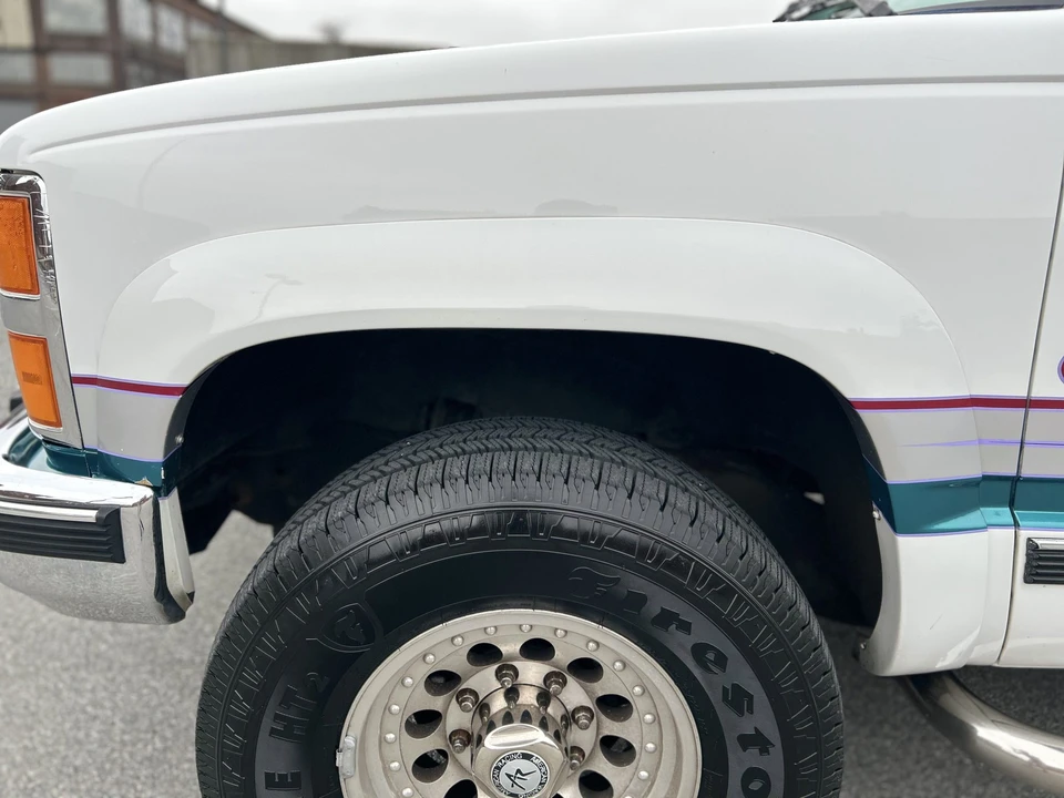 1993 Chevrolet Suburban 8th Gen - Image 21 of 31