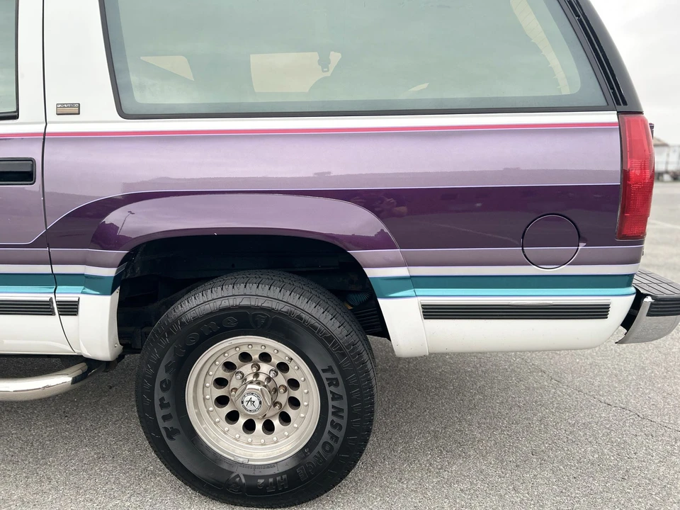 1993 Chevrolet Suburban 8th Gen - Image 24 of 31