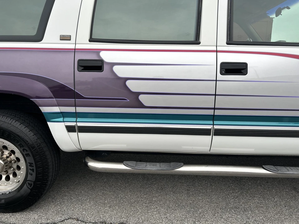 1993 Chevrolet Suburban 8th Gen - Image 29 of 31