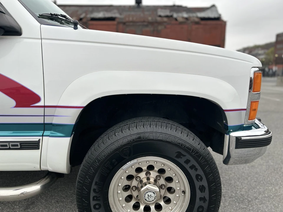 1993 Chevrolet Suburban 8th Gen - Image 31 of 31