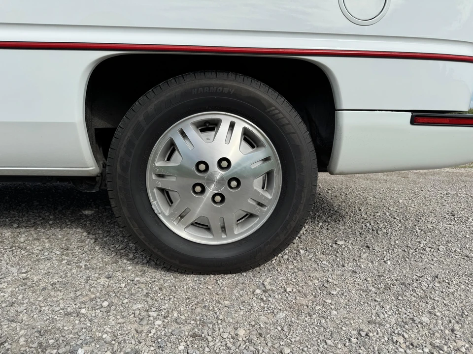 1993 Chevrolet Lumina - Image 18 of 31