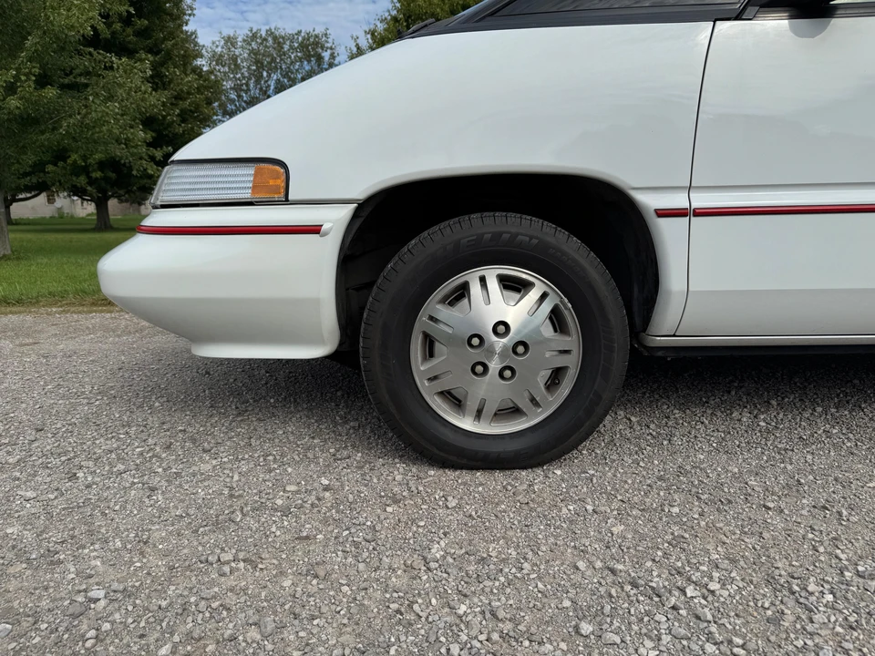1993 Chevrolet Lumina - Image 17 of 31