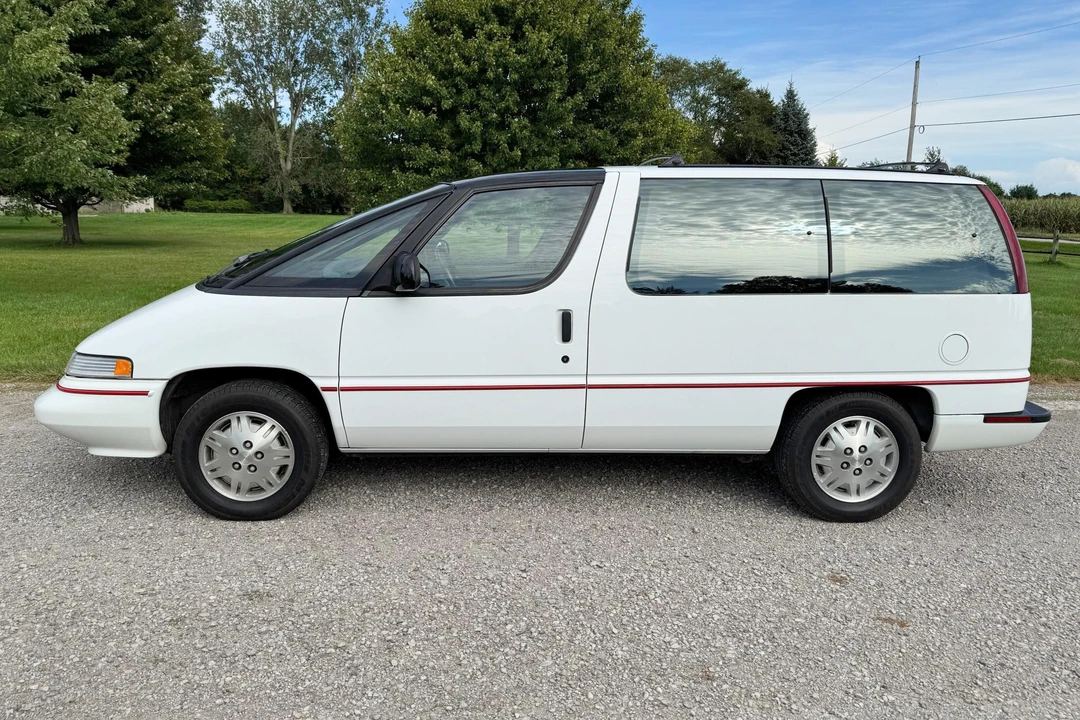 1993 Chevrolet Lumina - Image 3 of 31