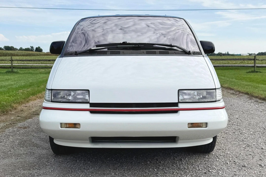 1993 Chevrolet Lumina - Image 2 of 31