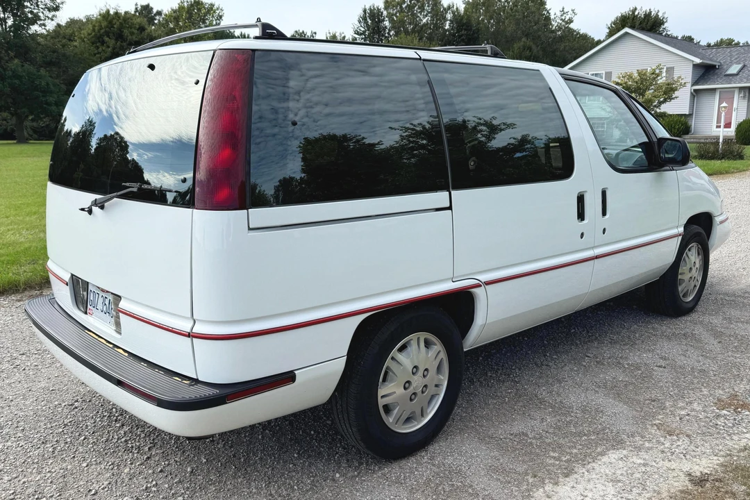 1993 Chevrolet Lumina - Image 4 of 31