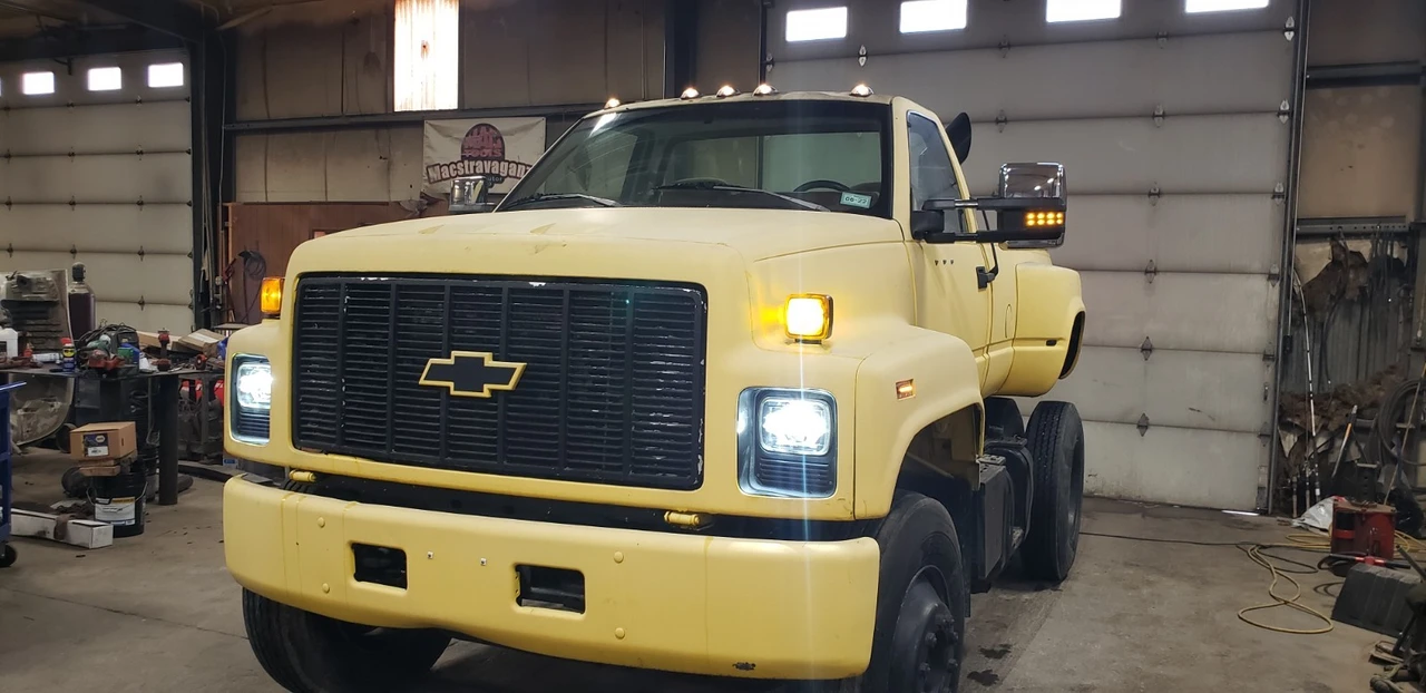 1993 Chevrolet Kodiak - Image 2 of 21