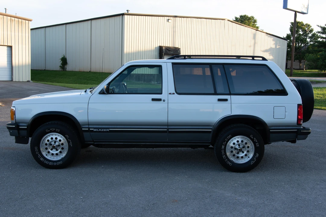 1993 Chevrolet S-10 Blazer 1st Gen - Image 10 of 31