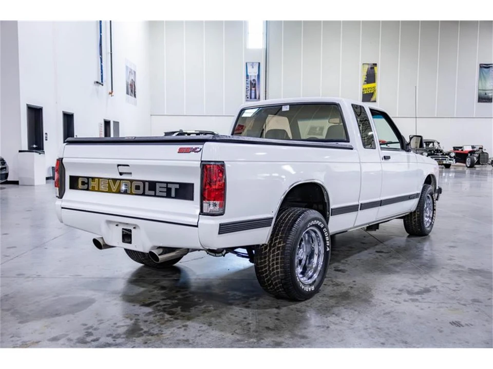 1993 Chevrolet S-10 - Image 7 of 31