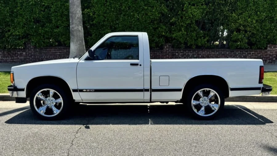 1993 Chevrolet S-10 - Image 2 of 10