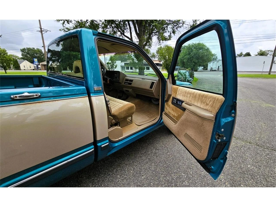 1993 Chevrolet C/K 4th Gen - Image 21 of 31