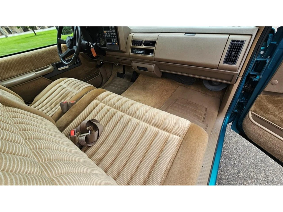 1993 Chevrolet C/K 4th Gen - Image 25 of 31