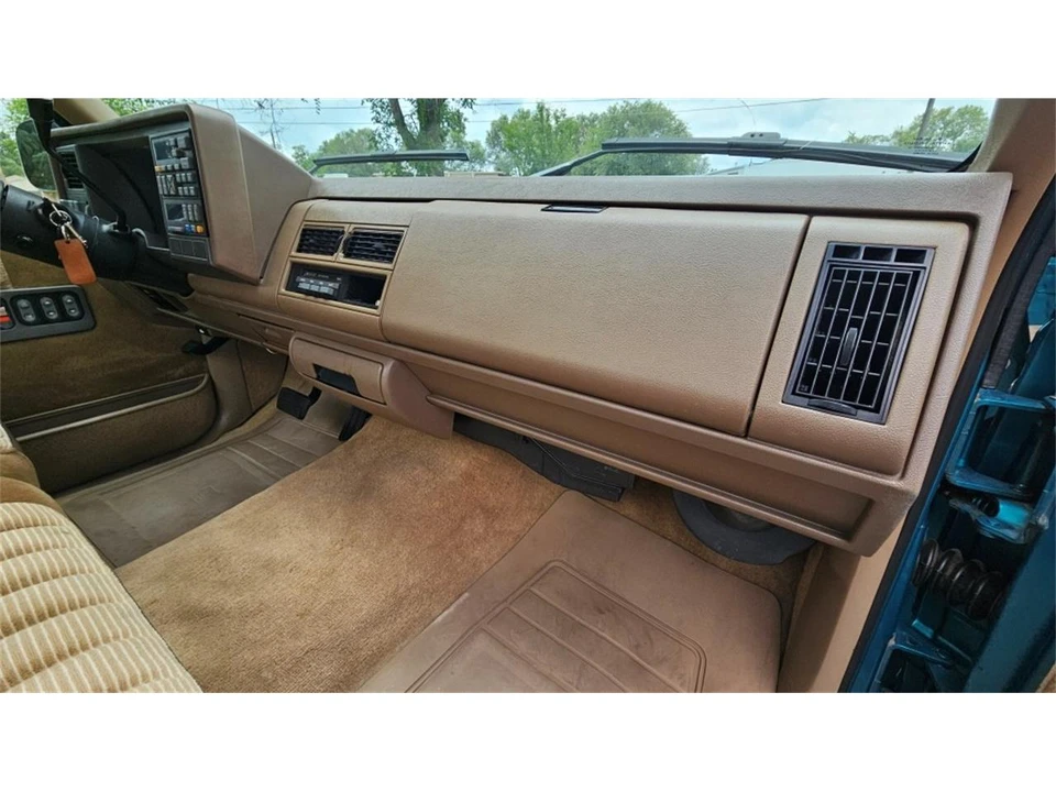 1993 Chevrolet C/K 4th Gen - Image 26 of 31