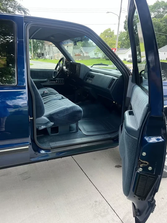 1993 Chevrolet Silverado - Image 8 of 11