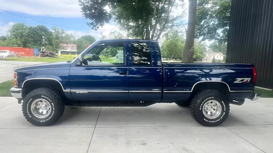 1993 Chevrolet Silverado - Image 2 of 11