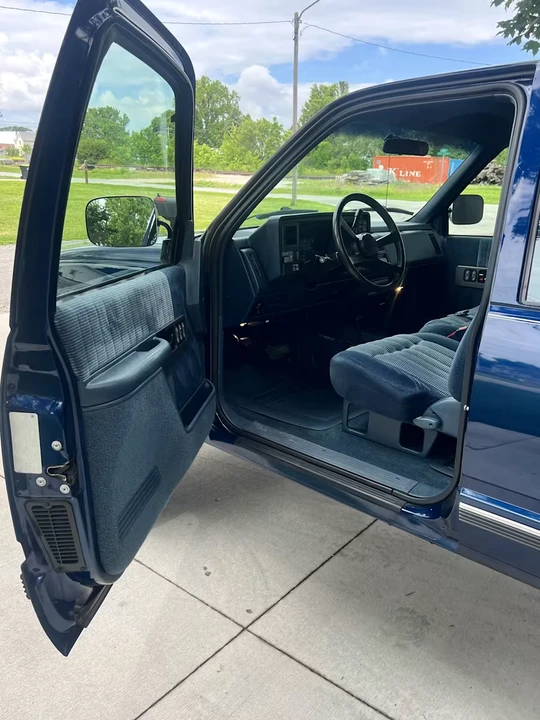 1993 Chevrolet Silverado - Image 6 of 11