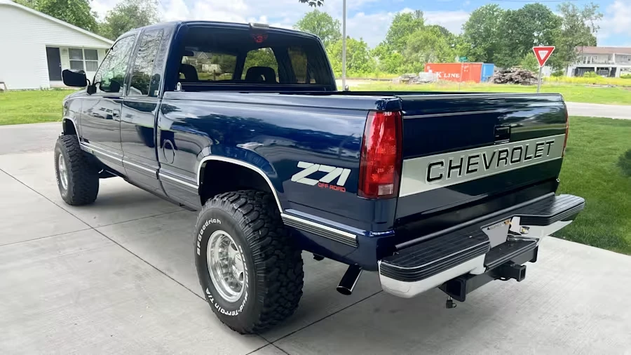 1993 Chevrolet Silverado - Image 4 of 11