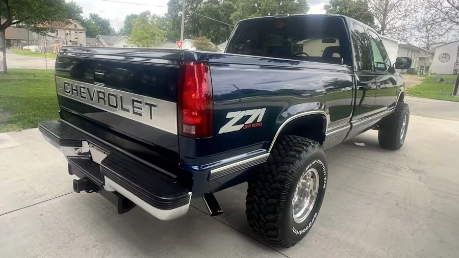 1993 Chevrolet Silverado - Image 3 of 11