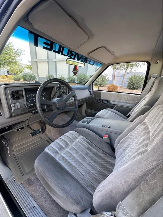 1993 Chevrolet Silverado - Image 12 of 17