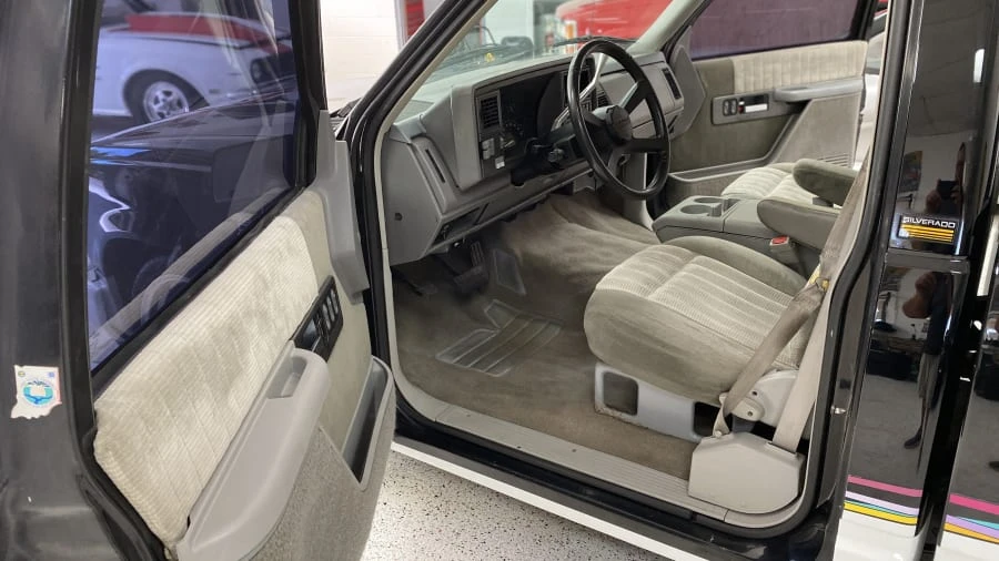 1993 Chevrolet Silverado - Image 4 of 14