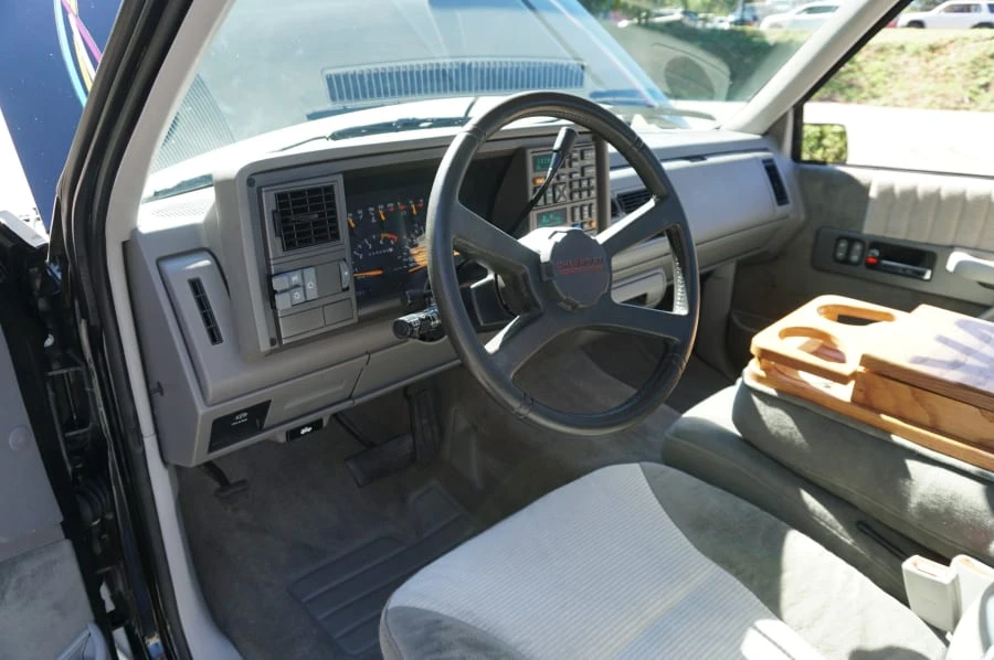 1993 Chevrolet Silverado - Image 4 of 31