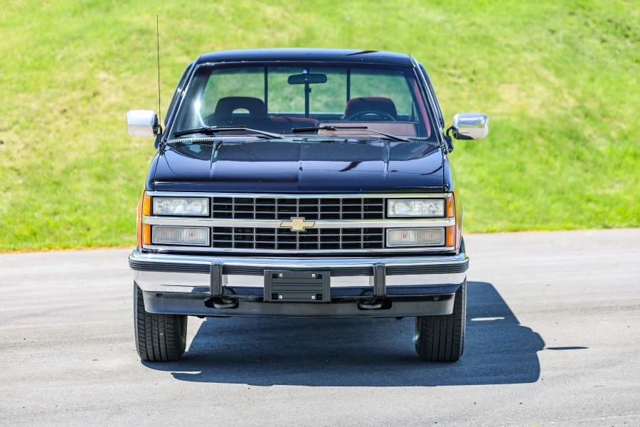 1993 Chevrolet Silverado - Image 4 of 31