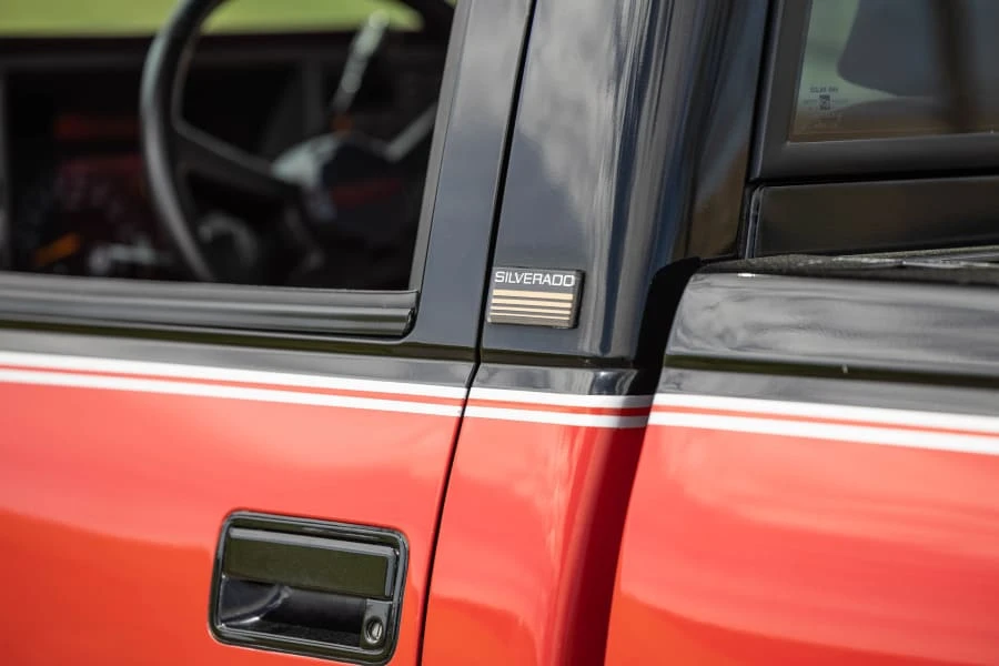 1993 Chevrolet Silverado - Image 18 of 31
