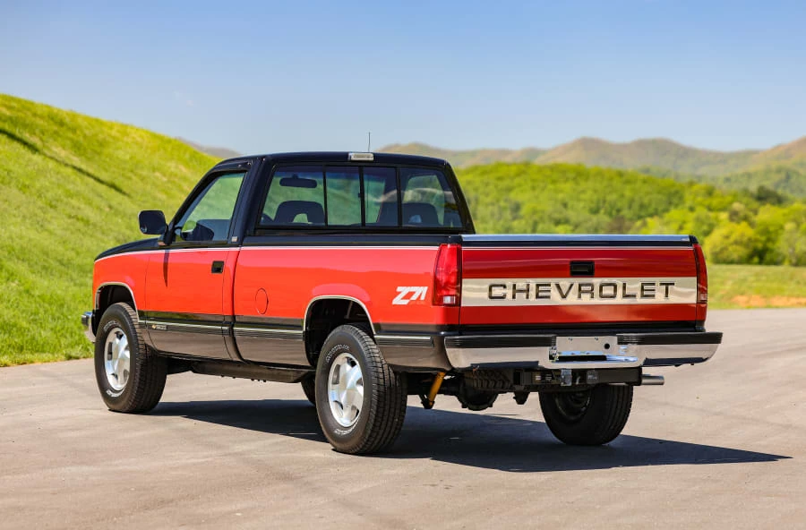 1993 Chevrolet Silverado - Image 15 of 31