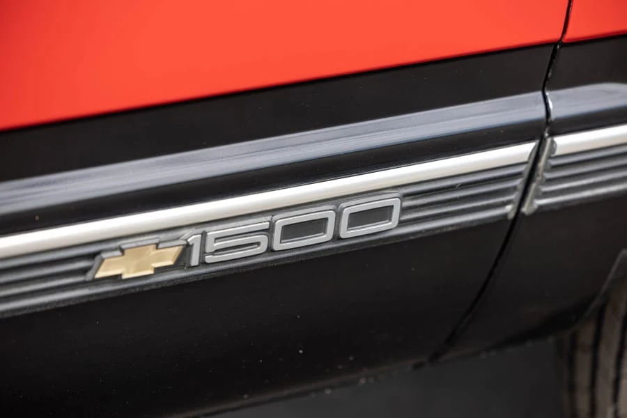 1993 Chevrolet Silverado - Image 6 of 31