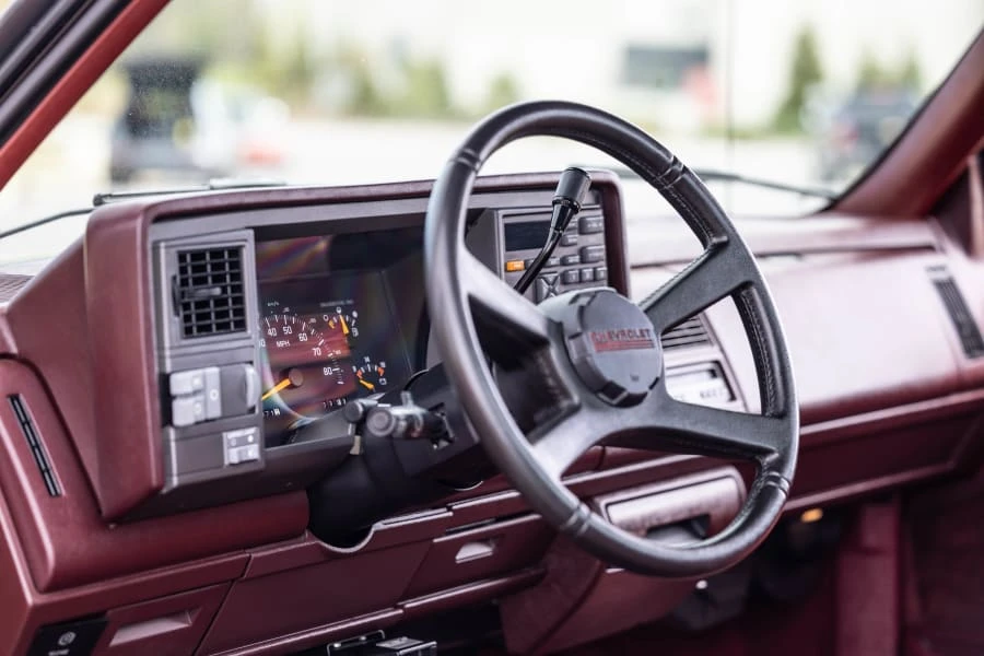 1993 Chevrolet Silverado - Image 25 of 31