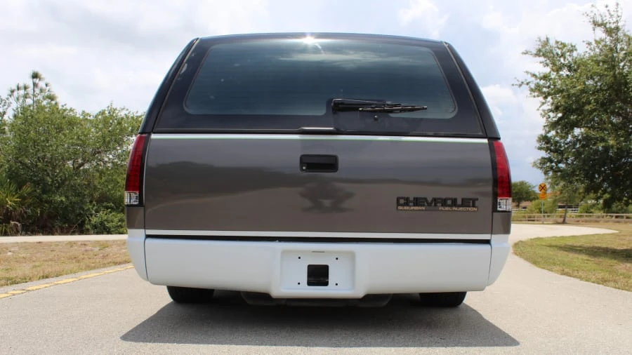 1993 Chevrolet Suburban 8th Gen - Image 7 of 15