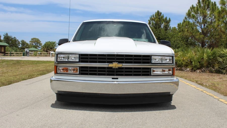 1993 Chevrolet Suburban 8th Gen - Image 8 of 15