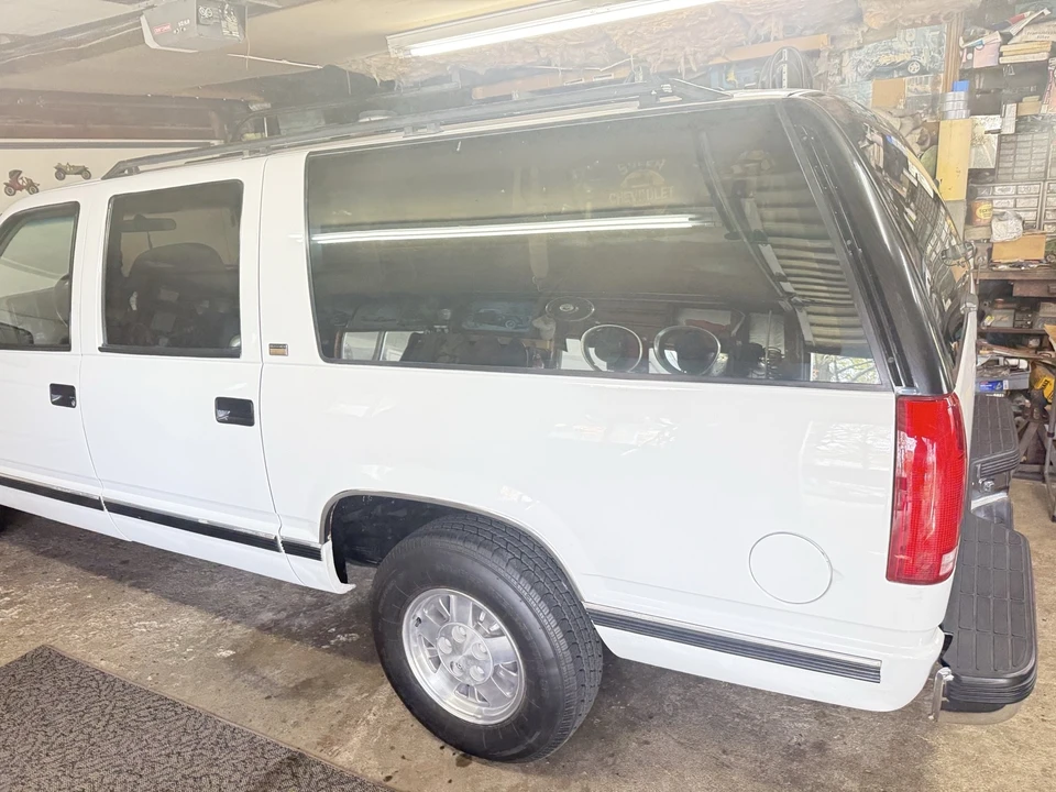 1993 Chevrolet Suburban 8th Gen - Image 13 of 30