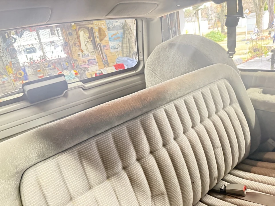 1993 Chevrolet Suburban 8th Gen - Image 17 of 30