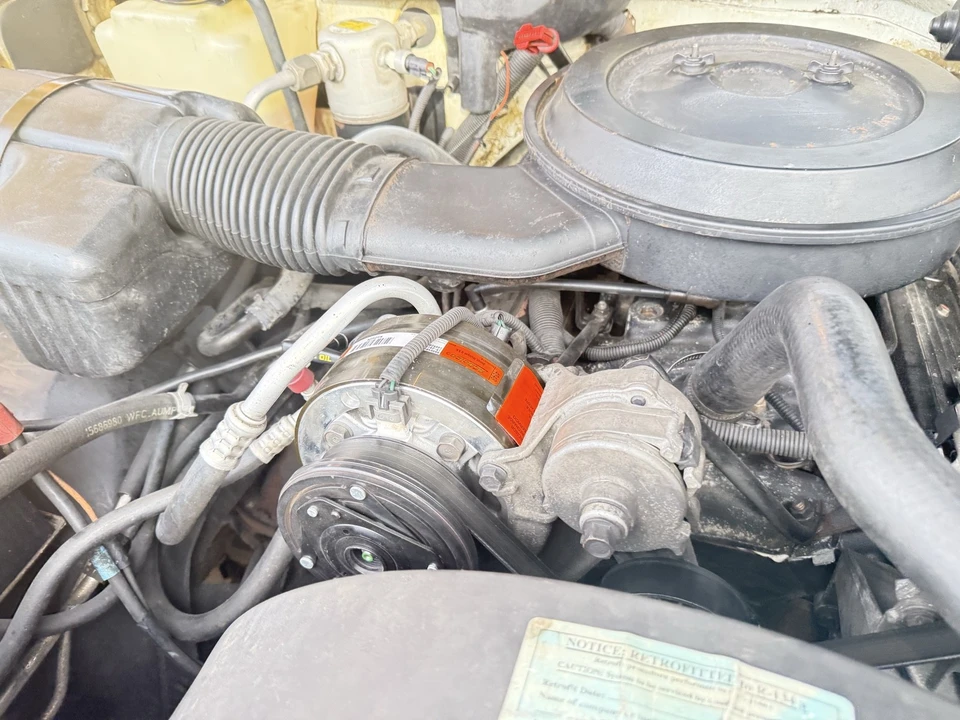 1993 Chevrolet Suburban 8th Gen - Image 23 of 30