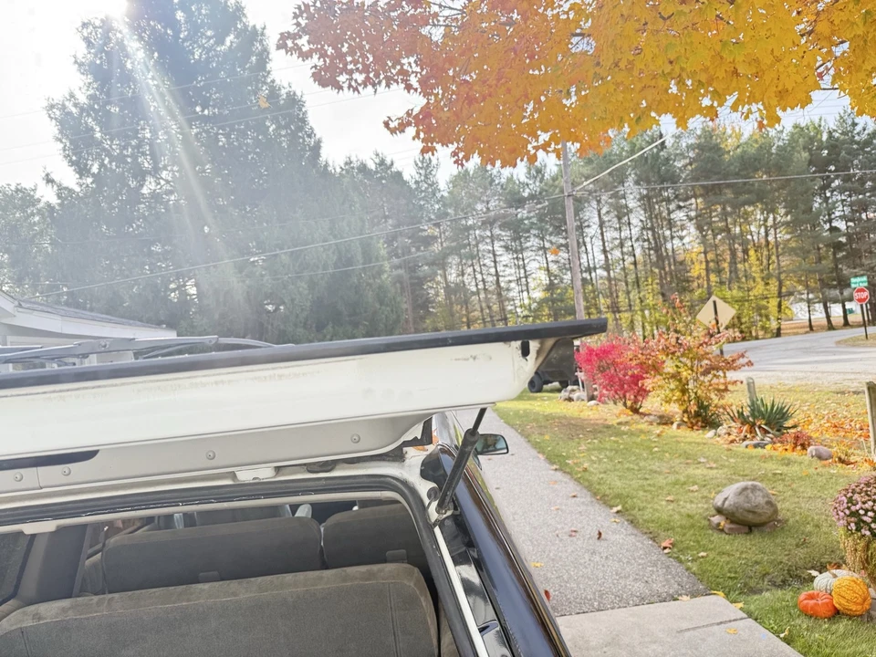 1993 Chevrolet Suburban 8th Gen - Image 16 of 30