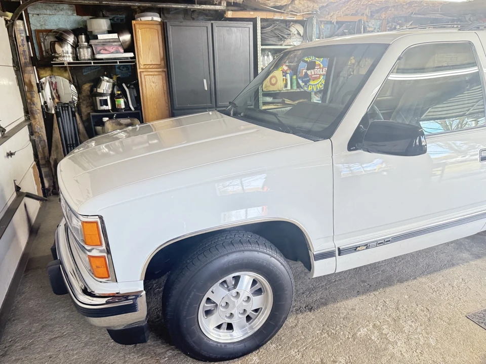 1993 Chevrolet Suburban 8th Gen - Image 12 of 30