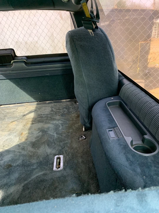 1993 Chevrolet Suburban 7th Gen - Image 16 of 20