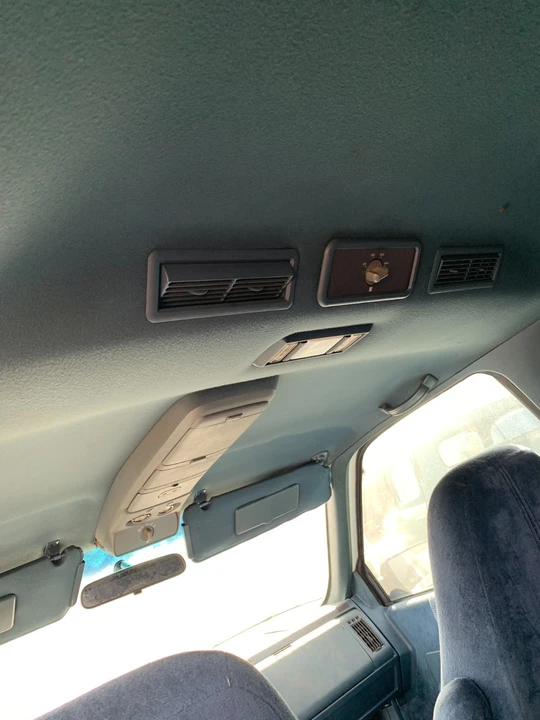 1993 Chevrolet Suburban 7th Gen - Image 17 of 20