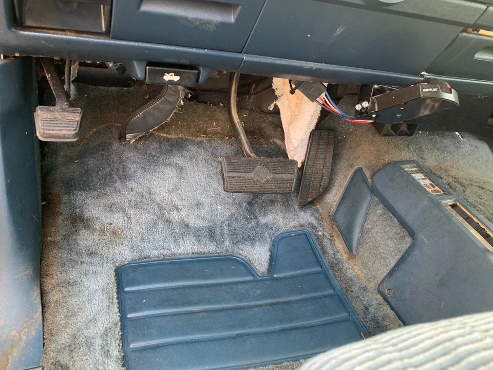 1993 Chevrolet Suburban 7th Gen - Image 10 of 20
