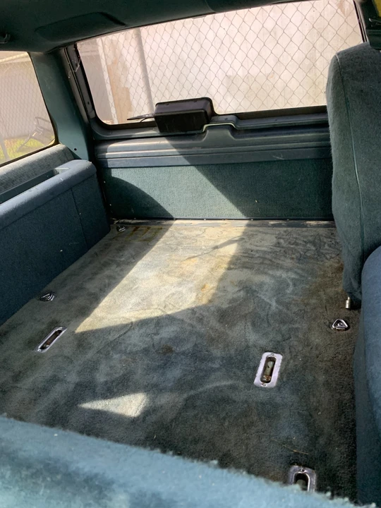 1993 Chevrolet Suburban 7th Gen - Image 15 of 20