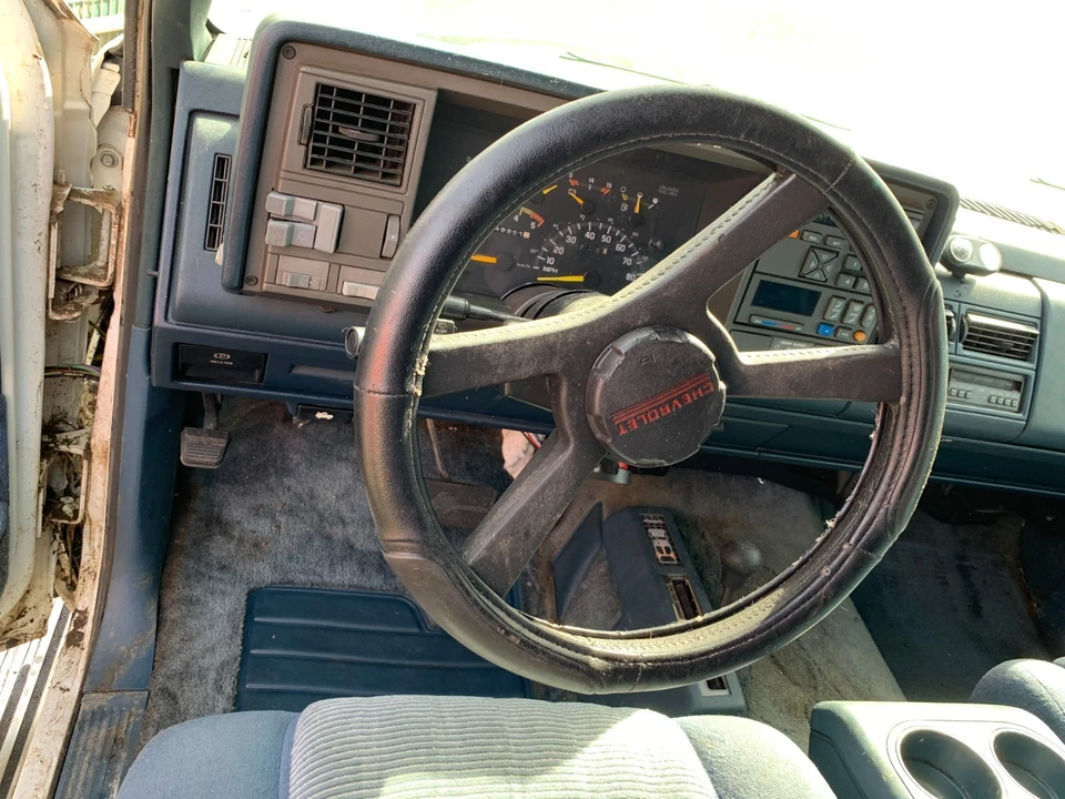 1993 Chevrolet Suburban 7th Gen - Image 9 of 20