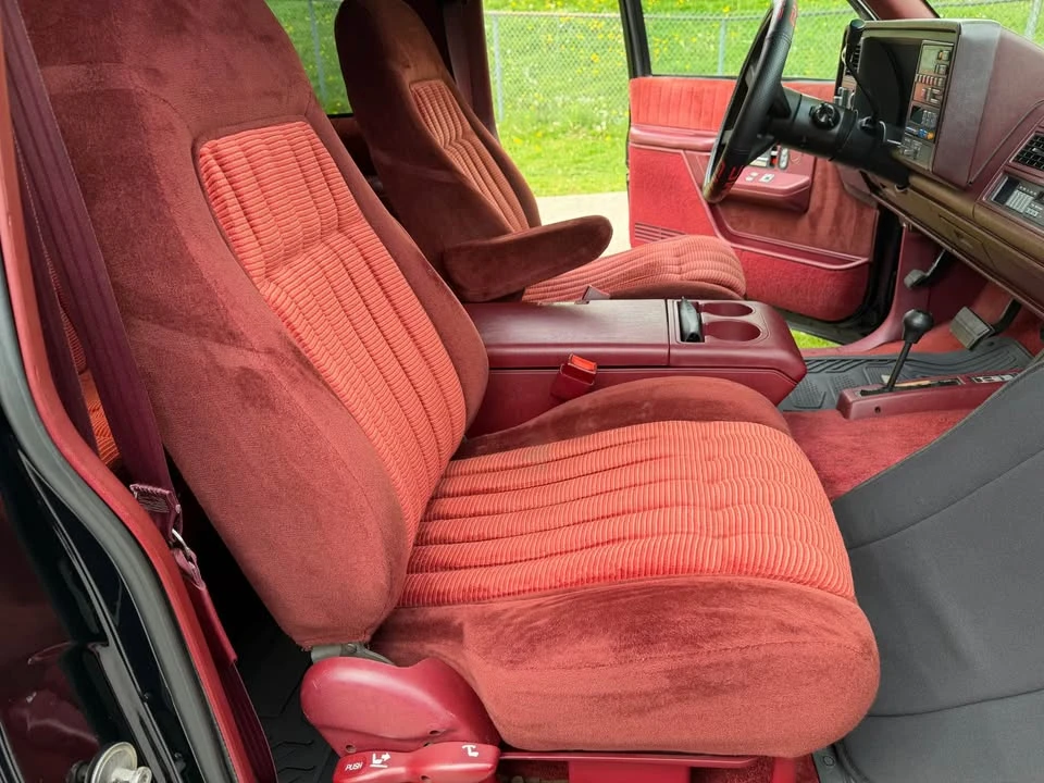 1993 Chevrolet Blazer - Image 10 of 15