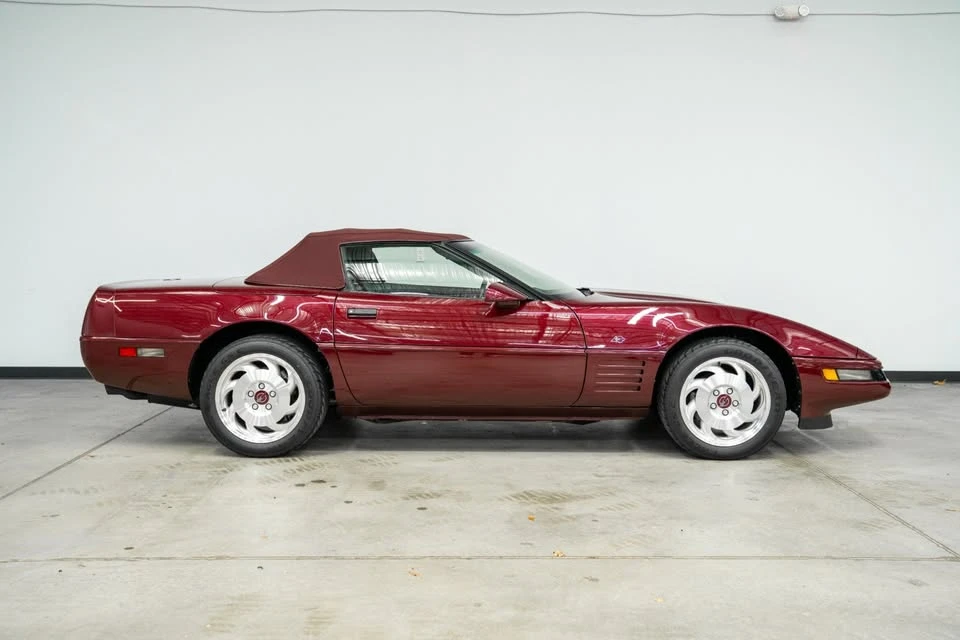 1993 Chevrolet Corvette C4 - Image 16 of 19
