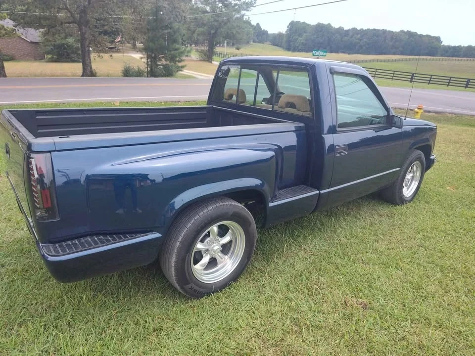 1993 Chevrolet Silverado - Image 3 of 10