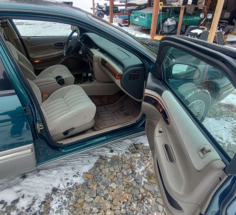 1993 Chrysler Concorde - Image 9 of 14
