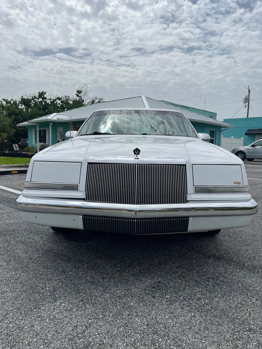 1993 Chrysler Imperial - Image 21 of 31