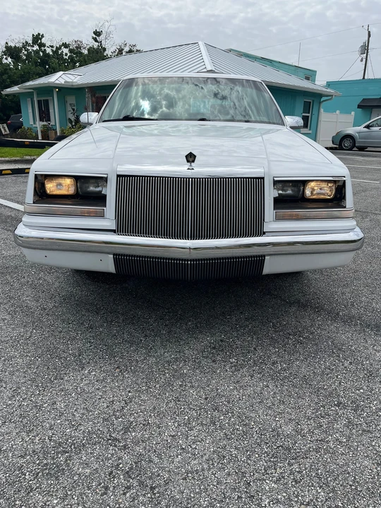 1993 Chrysler Imperial - Image 20 of 31